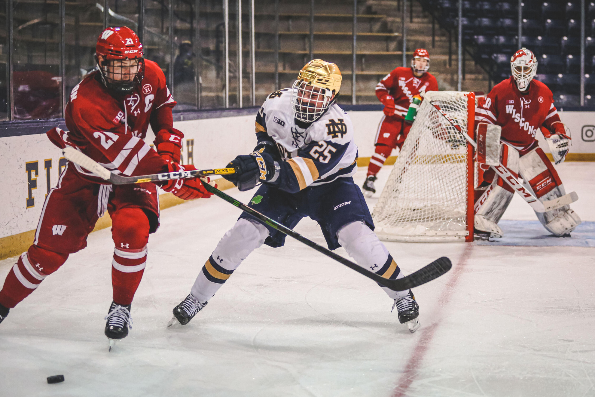 Irish Downed By #5 Badgers, 4-2 Irish Downed By #5 Badgers, 4-2