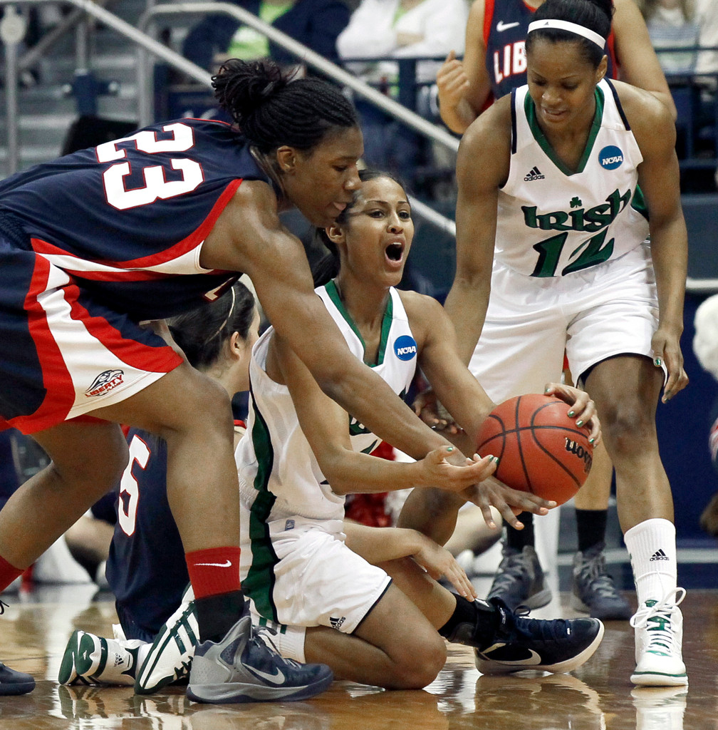 #4 Notre Dame Overwhelms Liberty in First Round, 74-43 (AP)