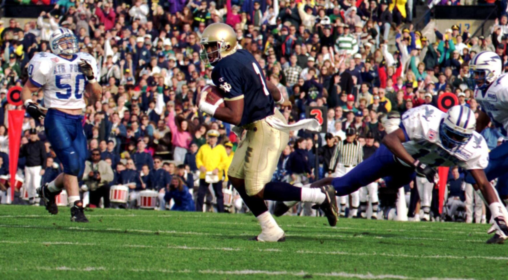 Mayes Leads Irish Past Air Force Mayes Leads Irish Past Air Force