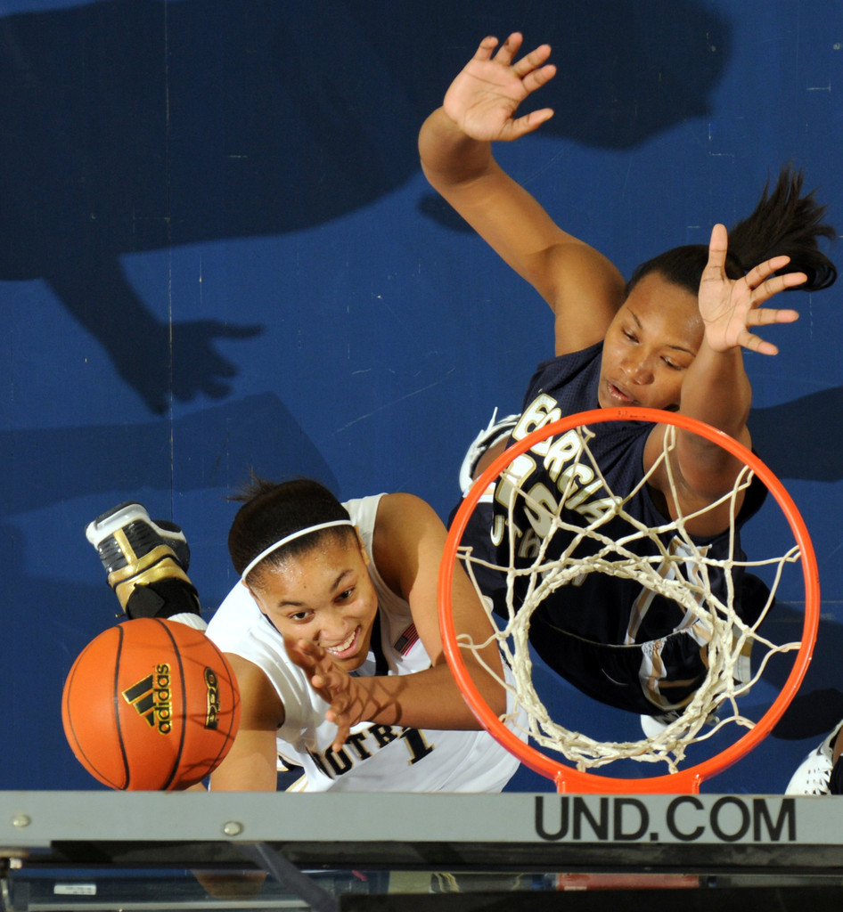 #14 Irish Shut Down Georgia Southern, 85-36 (AP photos)