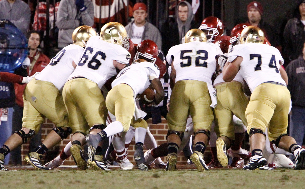No. 5 Irish Defeat No. 8 Oklahoma, 30-13, to Stay Perfect (AP)