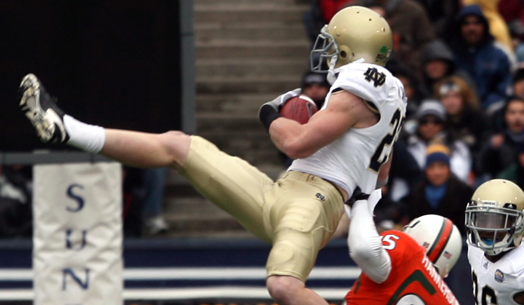 Rees Leads Irish To 33-17 Sun Bowl Victory Over Miami Sun Bowl Football