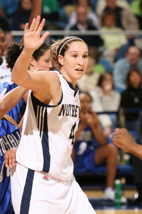 Courtney LaVere and the Irish head to Ohio for a showdown with the Cincinnati Bearcats on Saturday.