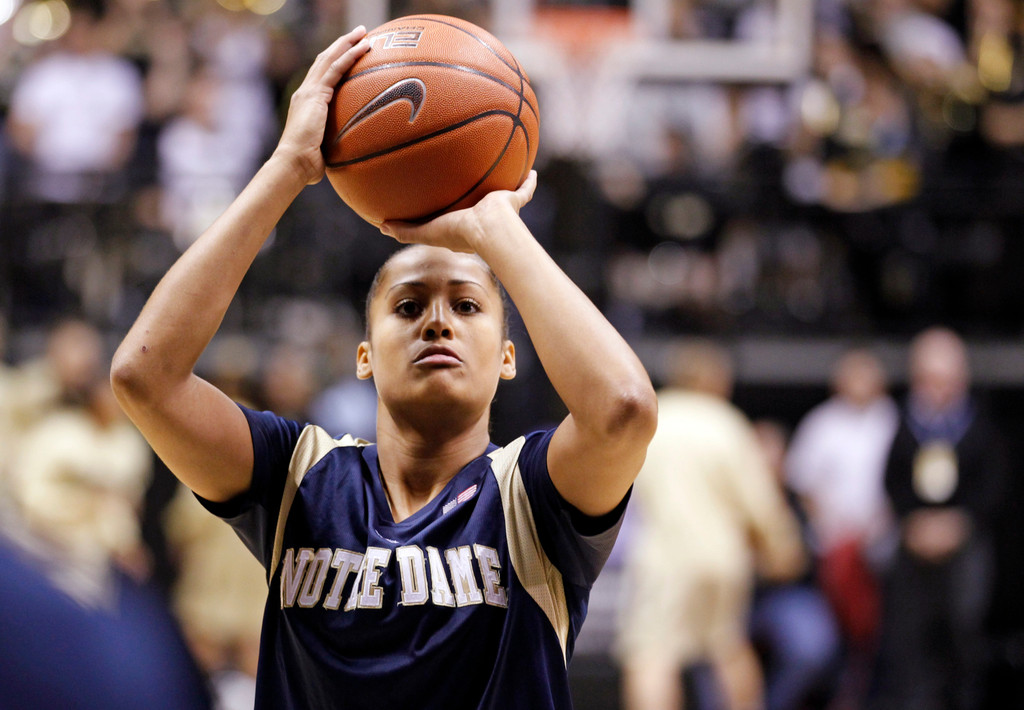 No. 3 Notre Dame Rolls Past No. 12 Purdue, 66-38 (AP)
