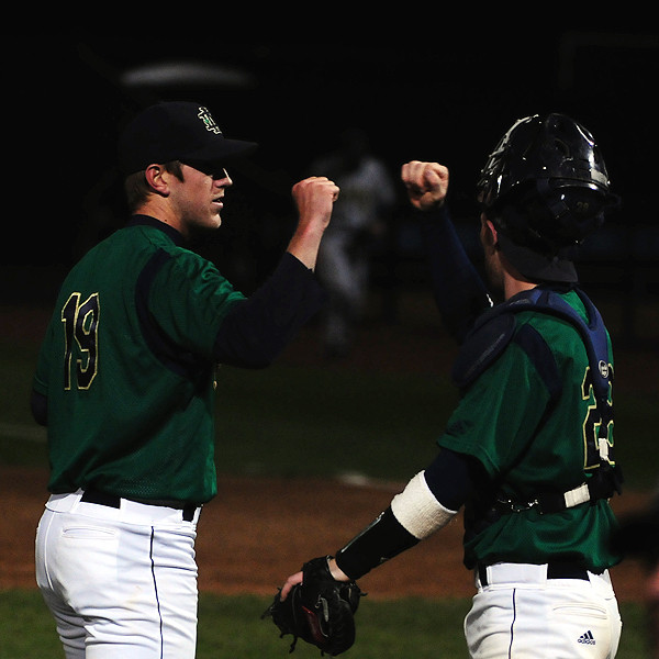 Irish Baseball Splits Doubleheader Against Michigan