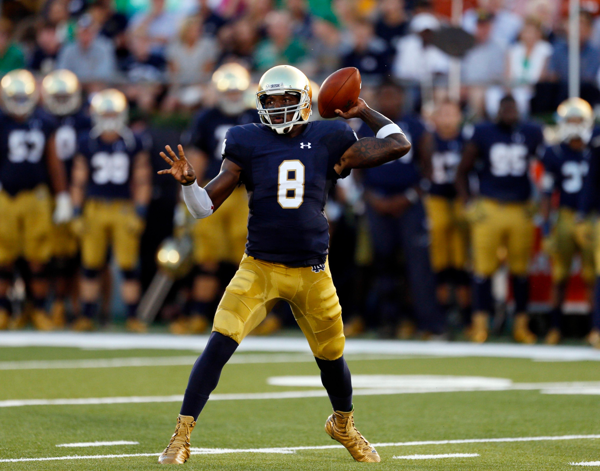 #11 Irish Roll Past Texas, 38-3 Malik Zaire passed for 313 yards in his first home start