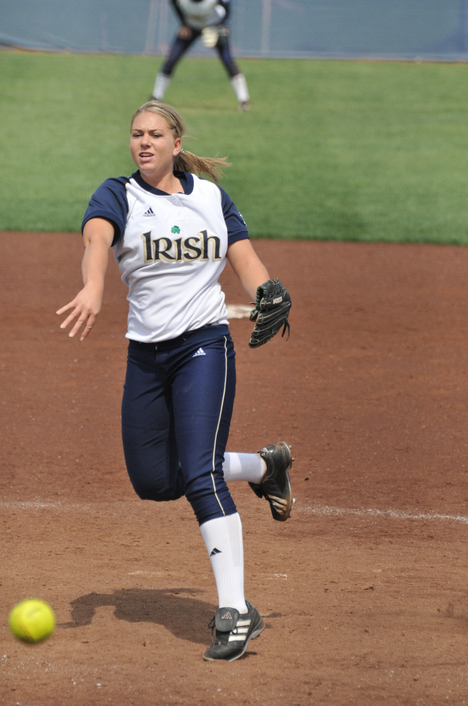 Irish Fall To No. 5 UCLA, 3-1 Senior Brittney Bargar