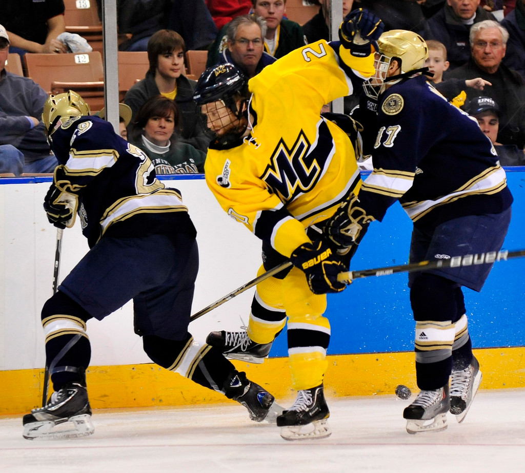 Lee's OT Goal Pushes Irish Past Merrimack in NCAAs (AP)