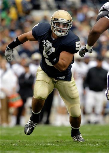 Manti Te'o and his teammates will hit the practice field Saturday at 3:00 p.m. ET.