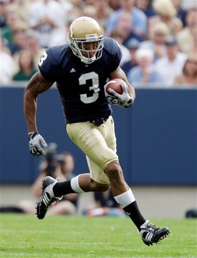 Michael Floyd returned to action as the Irish lost to navy, 21-23.