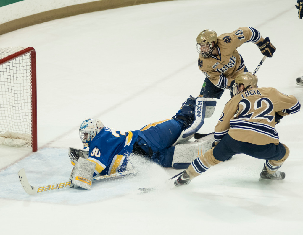 Notre Dame Men's Ice Hockey Sweeps Lake Superior State 12-01-2012