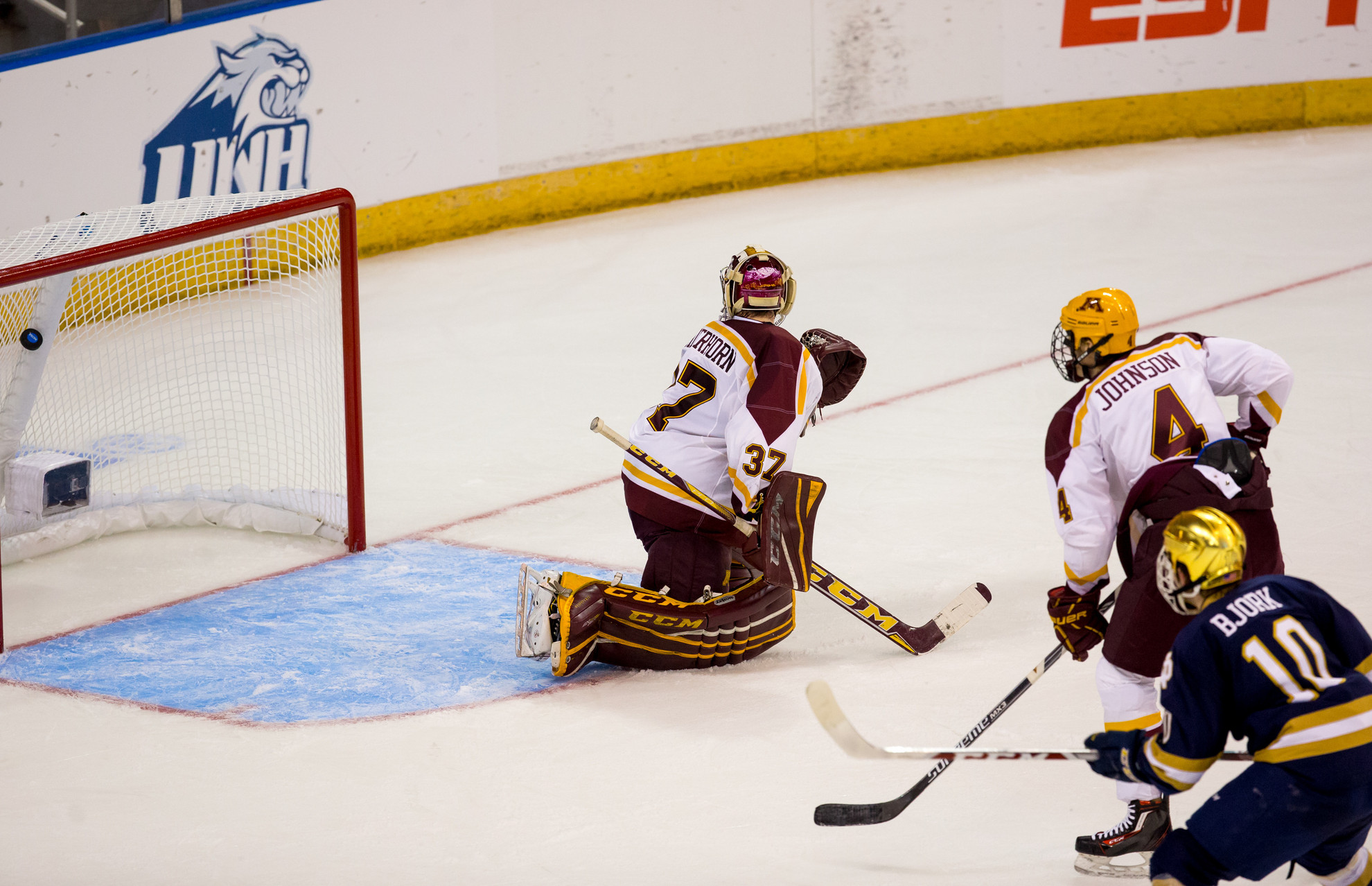 Irish Rally Past No. 1 Seed Minnesota, 3-2 700022368RG1818_UML_COR