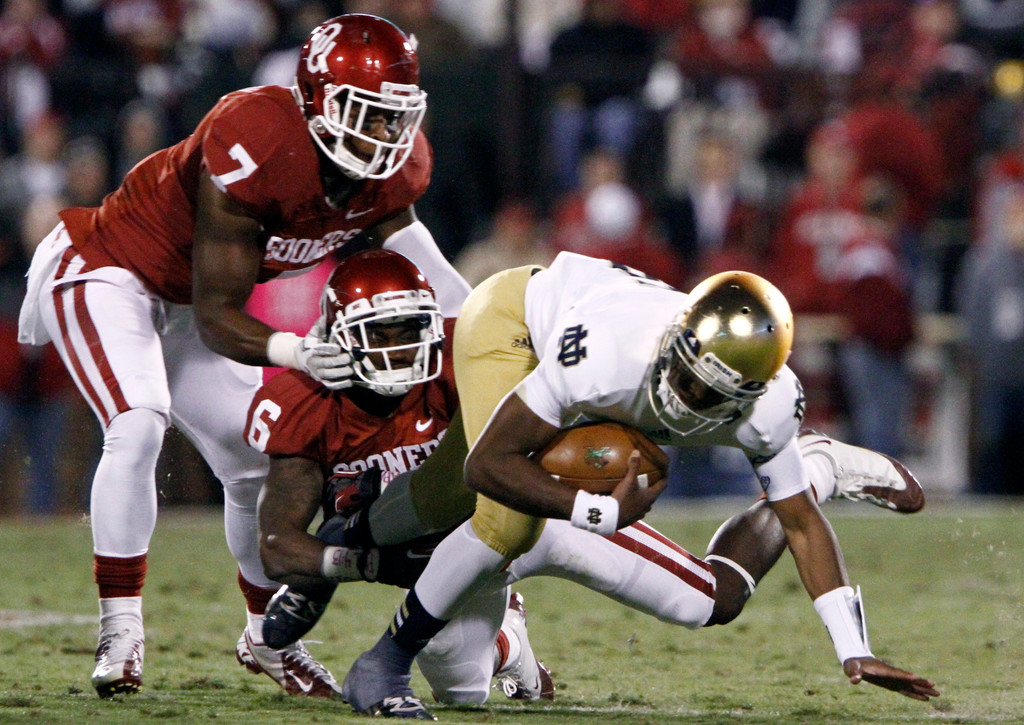 No. 5 Irish Defeat No. 8 Oklahoma, 30-13, to Stay Perfect (AP)