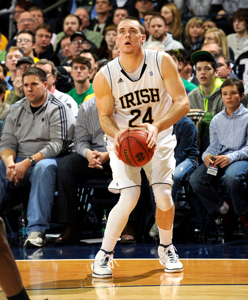 Notre Dame Upsets No. 15 Marquette, 76-59 (AP)