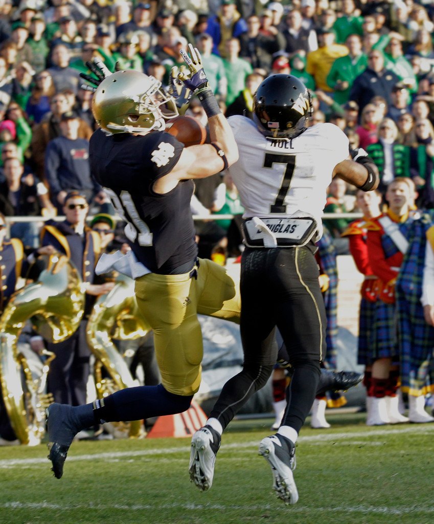 No. 3 Irish Remain Perfect, Overpower Wake Forest, 38-0 (AP)