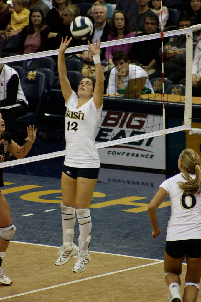 Volleyball Picks Up Win Over Rutgers