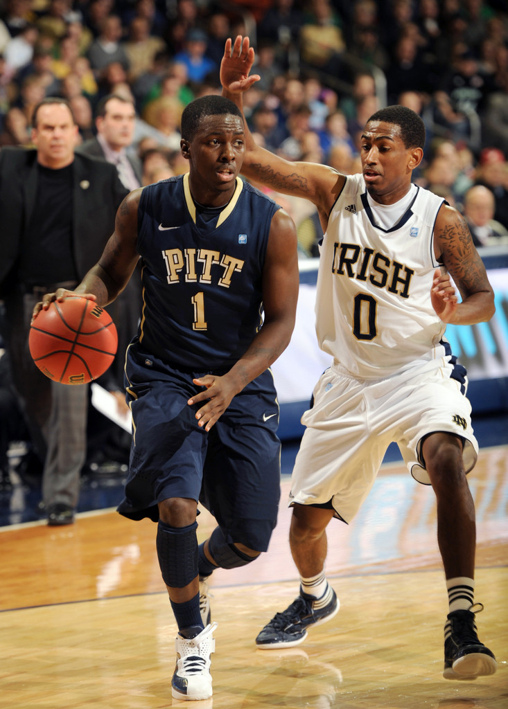 Dragicevich's 22 Help Irish Beat No. 22 Pittsburgh 72-59 (AP)