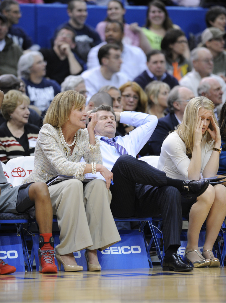 No. 3 Notre Dame Dominates No. 4 UConn, 72-59 (AP)