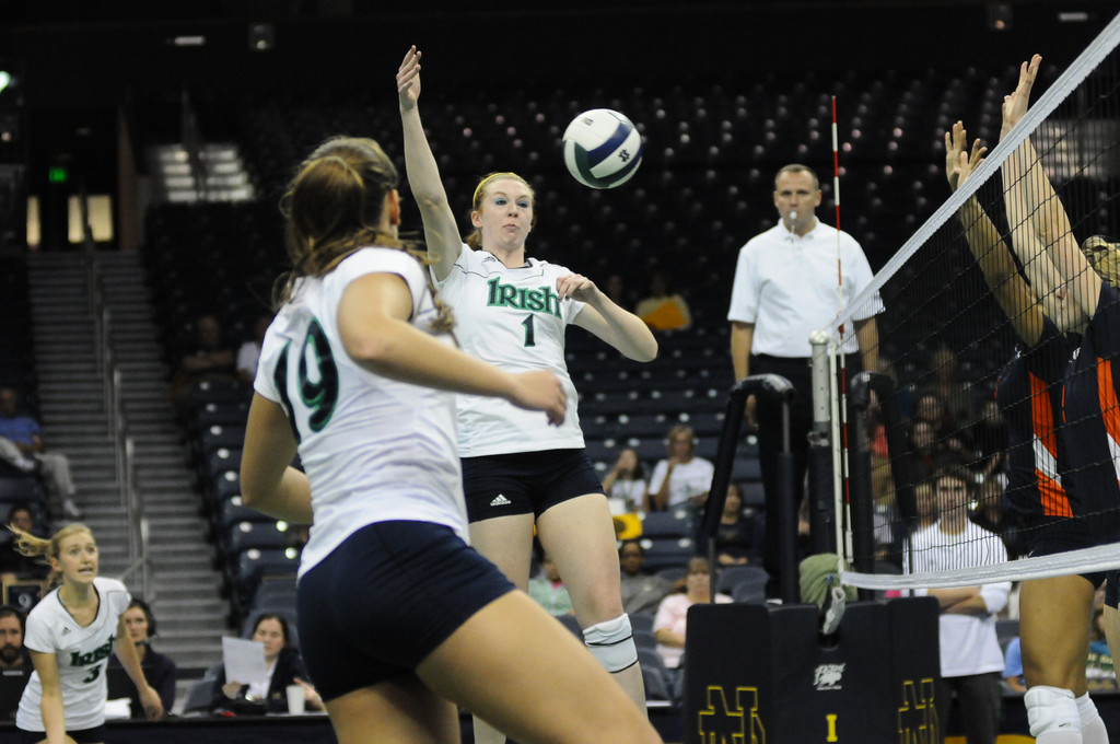 Notre Dame Women's Volleyball vs Syacuse 09-30-2012 Win (3-0)