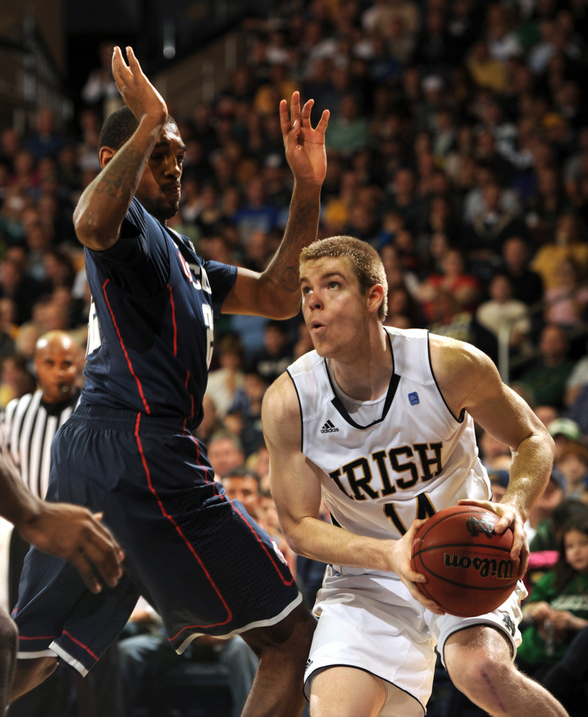 Notre Dame Stopped By No. 17 UConn, 67-53 (AP)