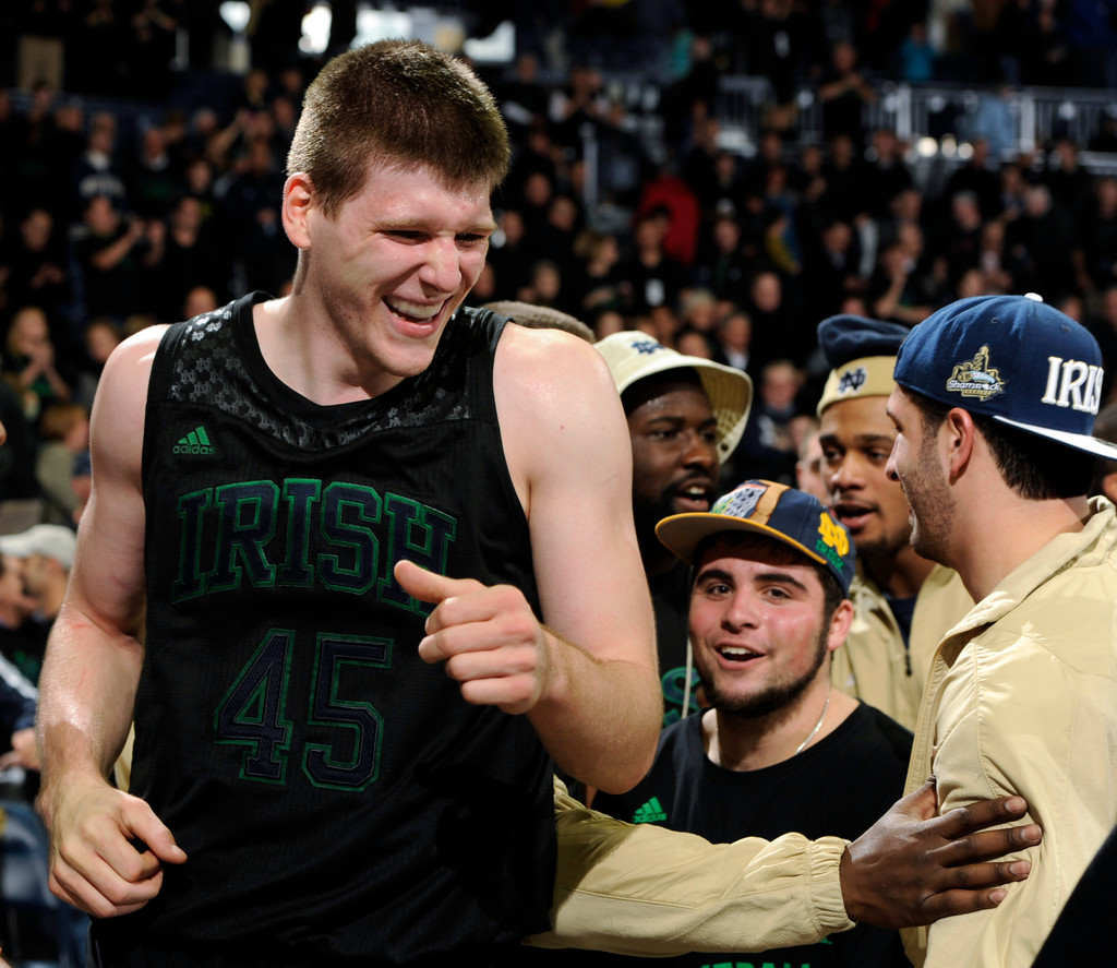 Notre Dame Knocks Off No. 8 Kentucky 64-50 (AP)