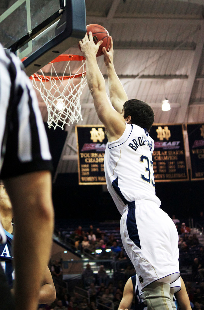 Mens Basketball vs Maine 12/8