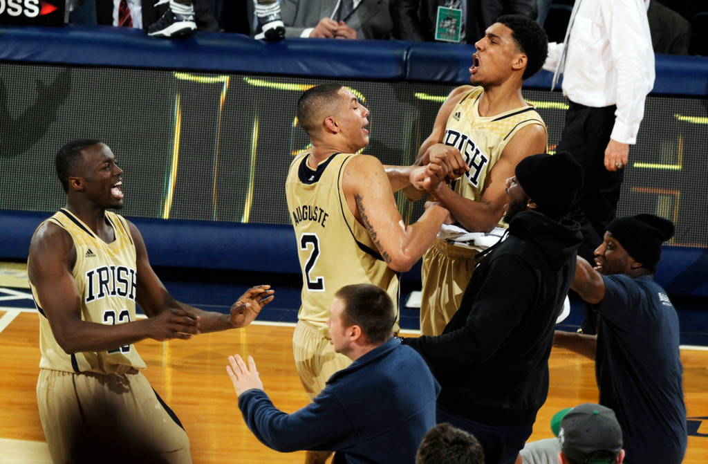 No. 25 Notre Dame beats No. 11 Louisville in 5OT (AP)