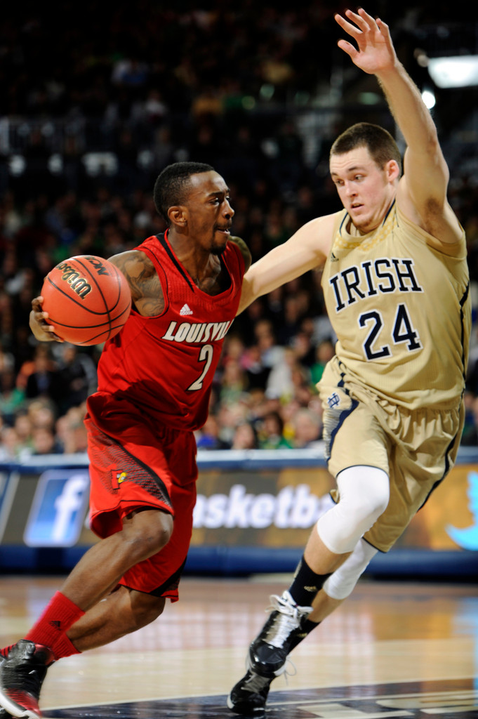No. 25 Notre Dame beats No. 11 Louisville in 5OT (AP)