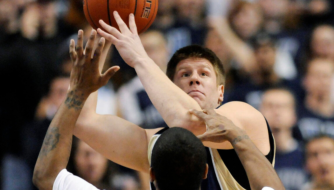 Irish Fall To No. 3 Villanova, 90-72 Notre Dame Villanova Basketball