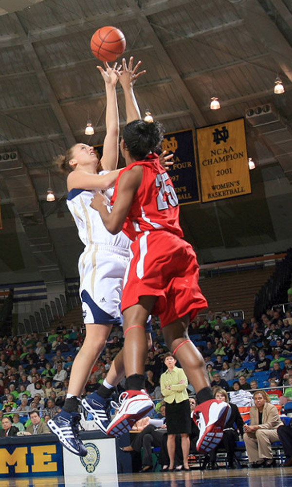 Allen Goes Wild As Irish Roll Past St. John’s, 83-65 New York native Melissa D'Amico posted her third career double-double (and second this season) with 10 points and a career-best 11 rebounds in Notre Dame's 83-65 win over St. John's on Tuesday night at the Joyce Center. <i>(photo by Matt Cashore)</i>