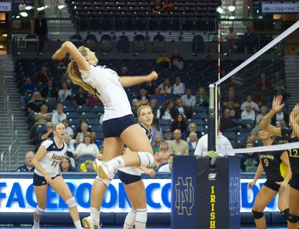 Ten kills from Hilary Eppink helped the Irish sweep the Hoyas Saturday at Purcell Pavilion.