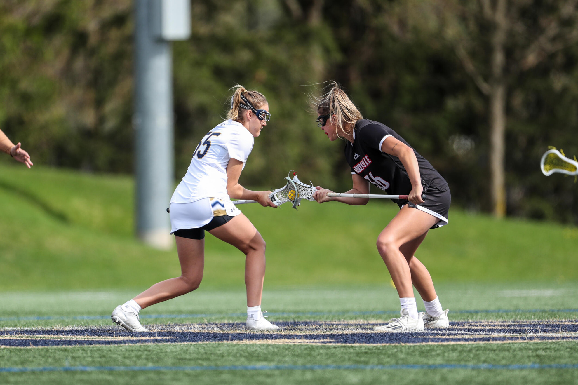 Denes Named Defensive Player of the Week Denes Named Defensive Player of the Week
