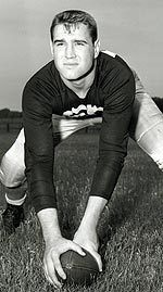 Former Notre Dame consensus All-America center/linebacker Jerry Groom passed away late Friday in Sarasota, Fla., at the age of 78.