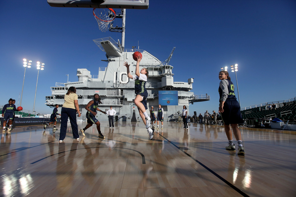 Achonwa Leads #7/6 Notre Dame Past #19/21 Ohio State, 57-51 (AP)