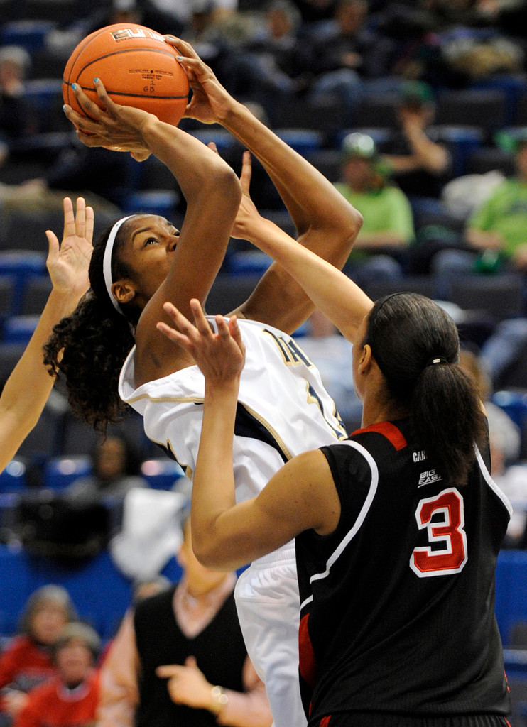 AP Photos: No. 7 Notre Dame vs. Louisville