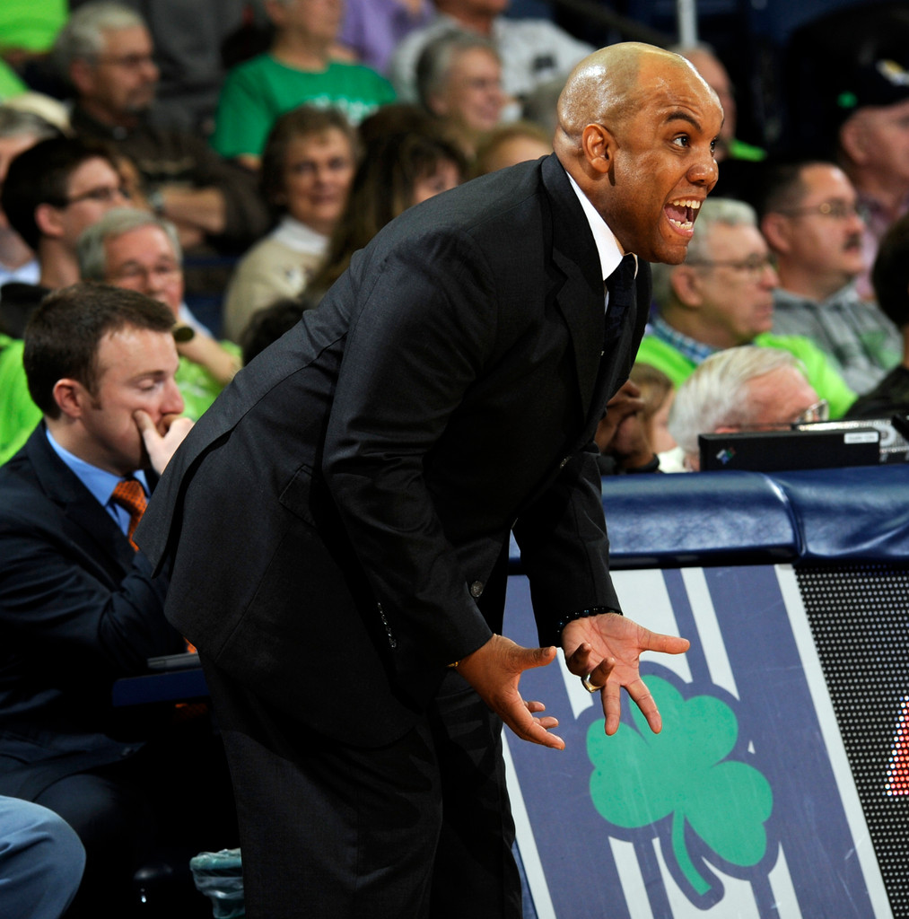 #2 Notre Dame Rallies Past #22/20 Syracuse, 79-68 (AP)