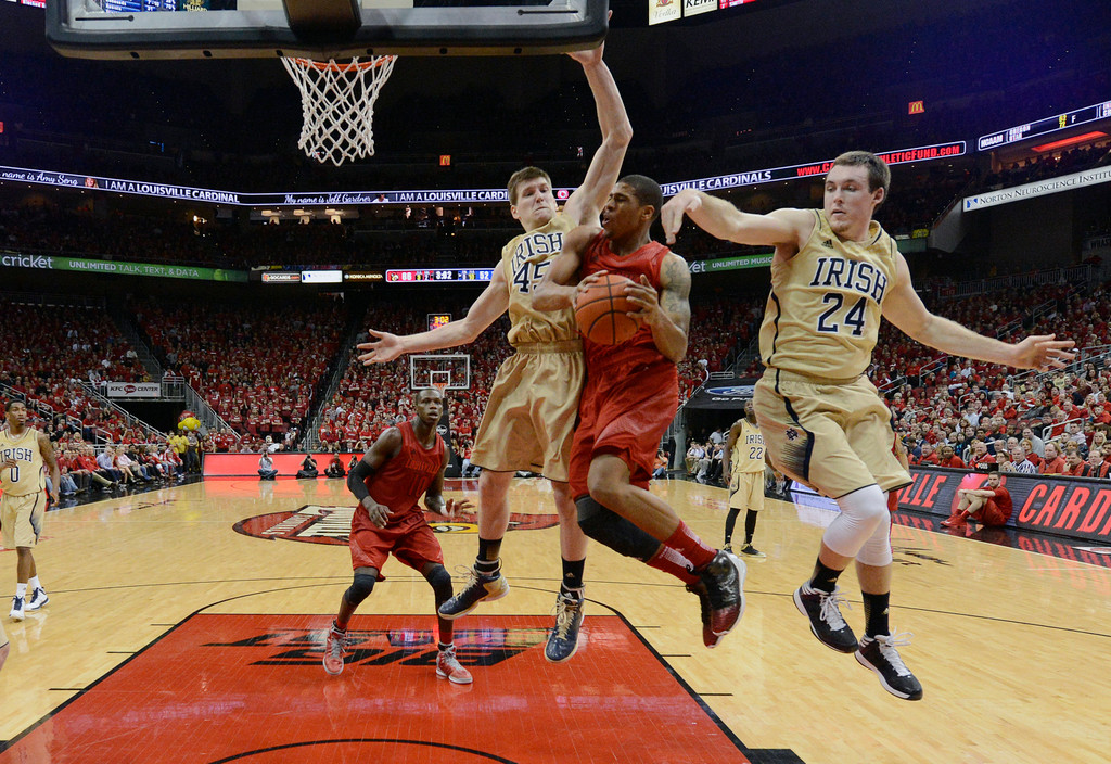 No. 24 Notre Dame Falls To No. 8 Louisville, 73-57 (AP)