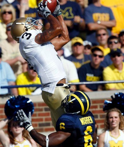 Notre Dame wide receiver Michael Floyd and the Fighting Irish look to bounce back from the 38-34 loss to Michigan.