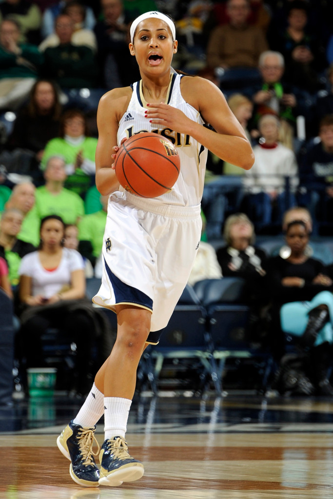 No. 2 Notre Dame Races By Providence, 89-44 (AP)