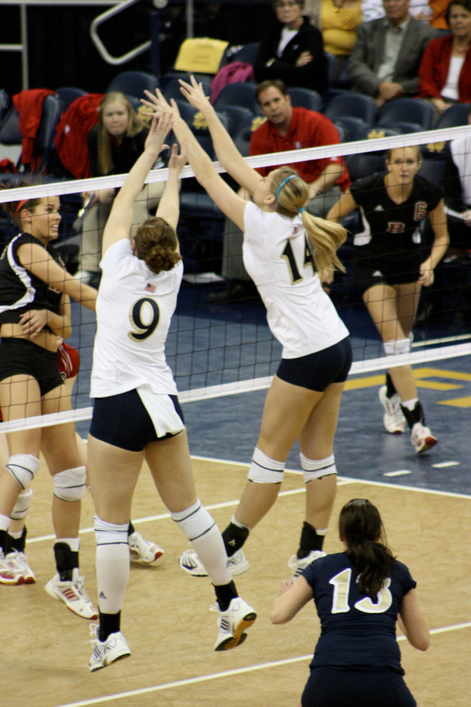 Volleyball Picks Up Win Over Rutgers