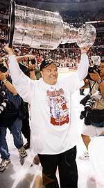 Legendary NHL Coach Scotty Bowman To Be Keynote Speaker At Hockey’s “Drop The Puck” Dinner Legendary National Hockey League coach Scotty Bowman will be the keynote speaker at Notre Dame hockey's