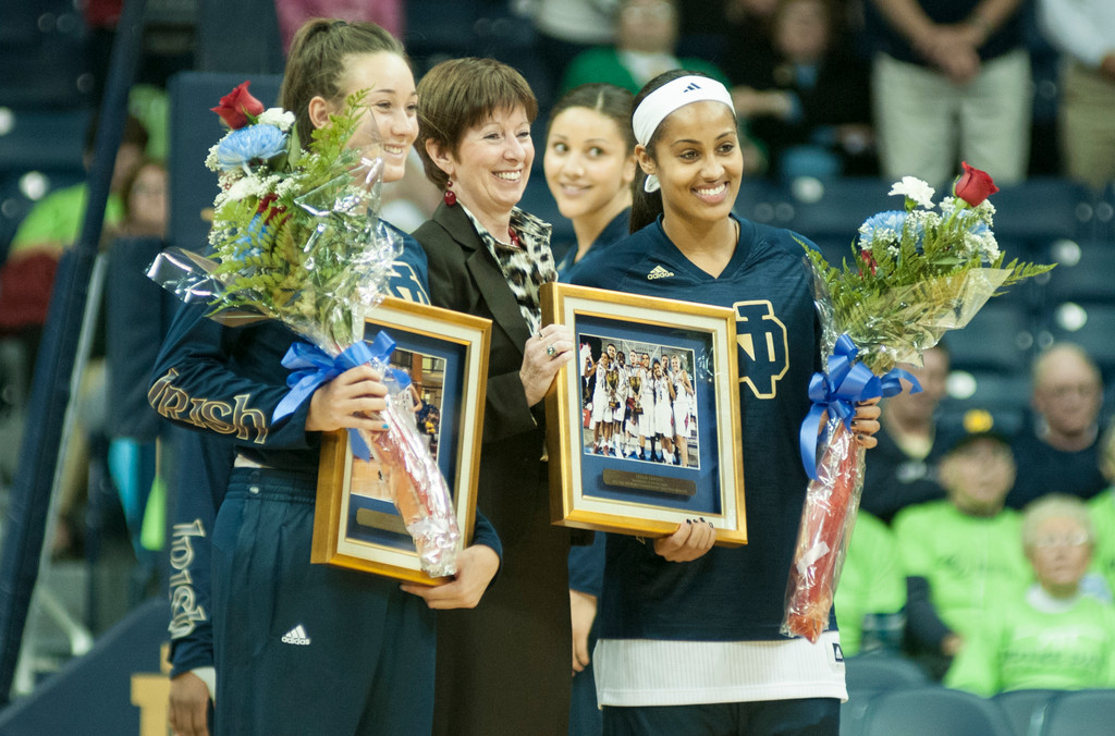 Notre Dame Women's Basketball tops Mercer (93-36) on 11-20-2012