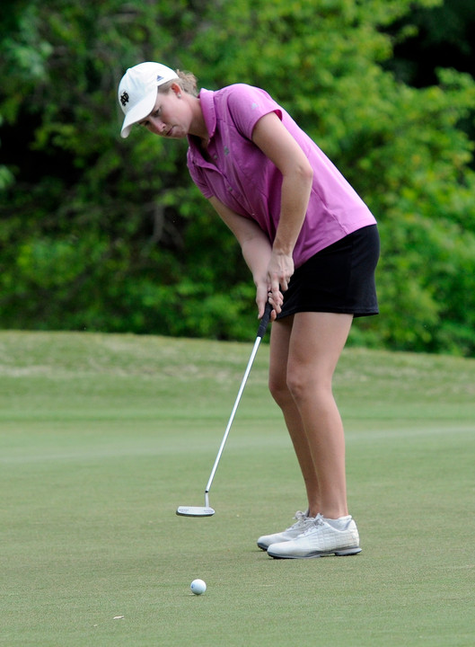 Talia Campbell is in a three-way tie for 11th place.