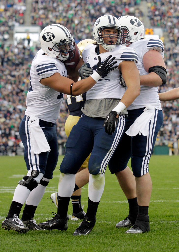 No. 5 Notre Dame Remains Unbeaten, Topping BYU 17-14 (AP)