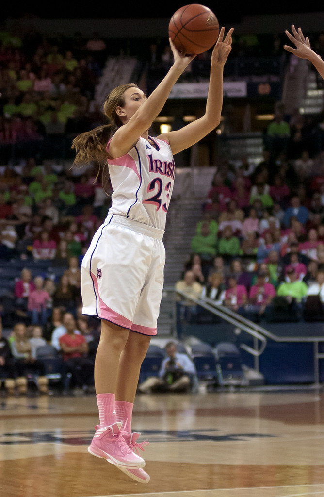 McGraw Wins 700th as WBB Tops Nova, 59-52 (AP)