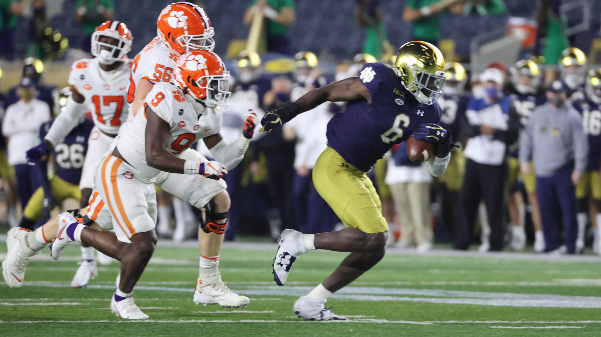 Williams, Banks, Owusu-Koramoah Named ACC Players of the Week Williams, Banks, Owusu-Koramoah Named ACC Players of the Week