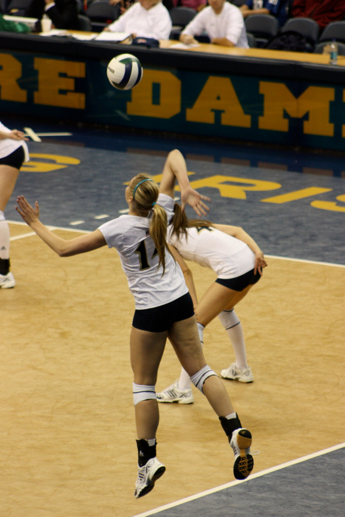 Volleyball Picks Up Win Over Rutgers