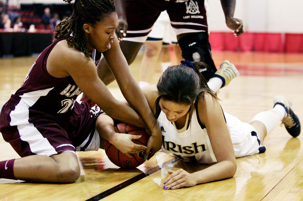 No. 5 Notre Dame Overpowers Alabama A&M, 100-39 (AP)