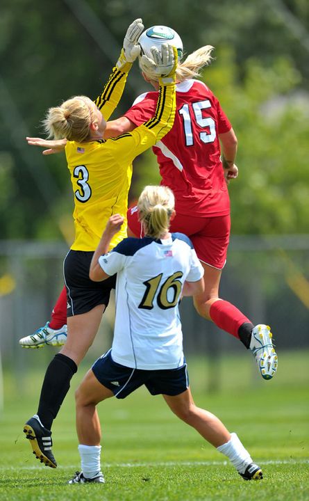 Junior goalkeeper Maddie Fox tied her career high with five saves in Friday's 1-0 loss to Louisville at Alumni Stadium.