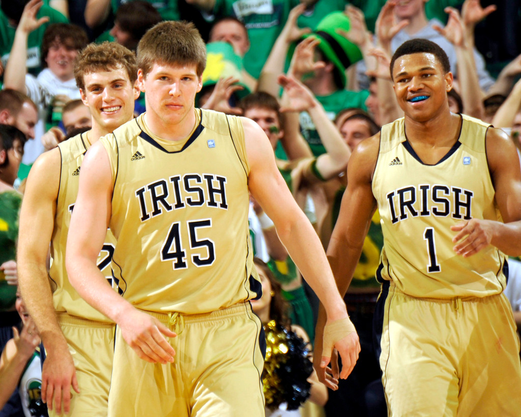 High Scoring Leads No. 8 Irish Past No. 19 Villanova, 93-72 (AP)